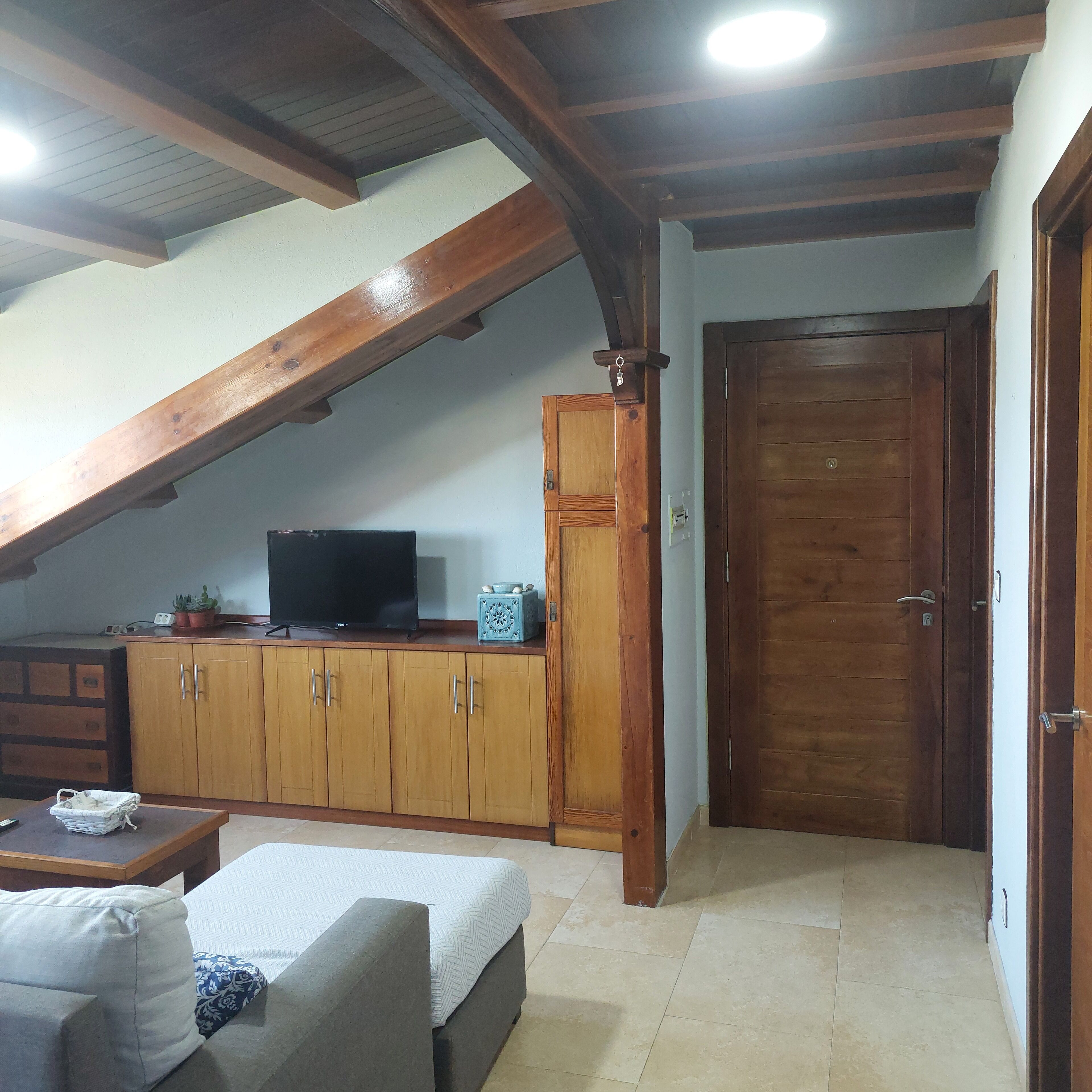 3 bedrooms, bed sheets