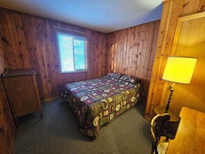 4 bedrooms, in-room safe, WiFi, bed sheets