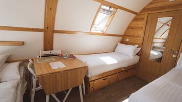 1 dormitorio y cuna de viaje
