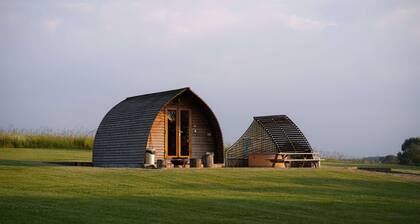 Cosy Cabin with Hot Tub in North Yorkshire
