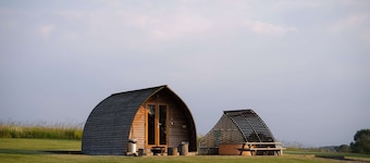 Standard-Hot Tub-Cabin-Ensuite with Shower