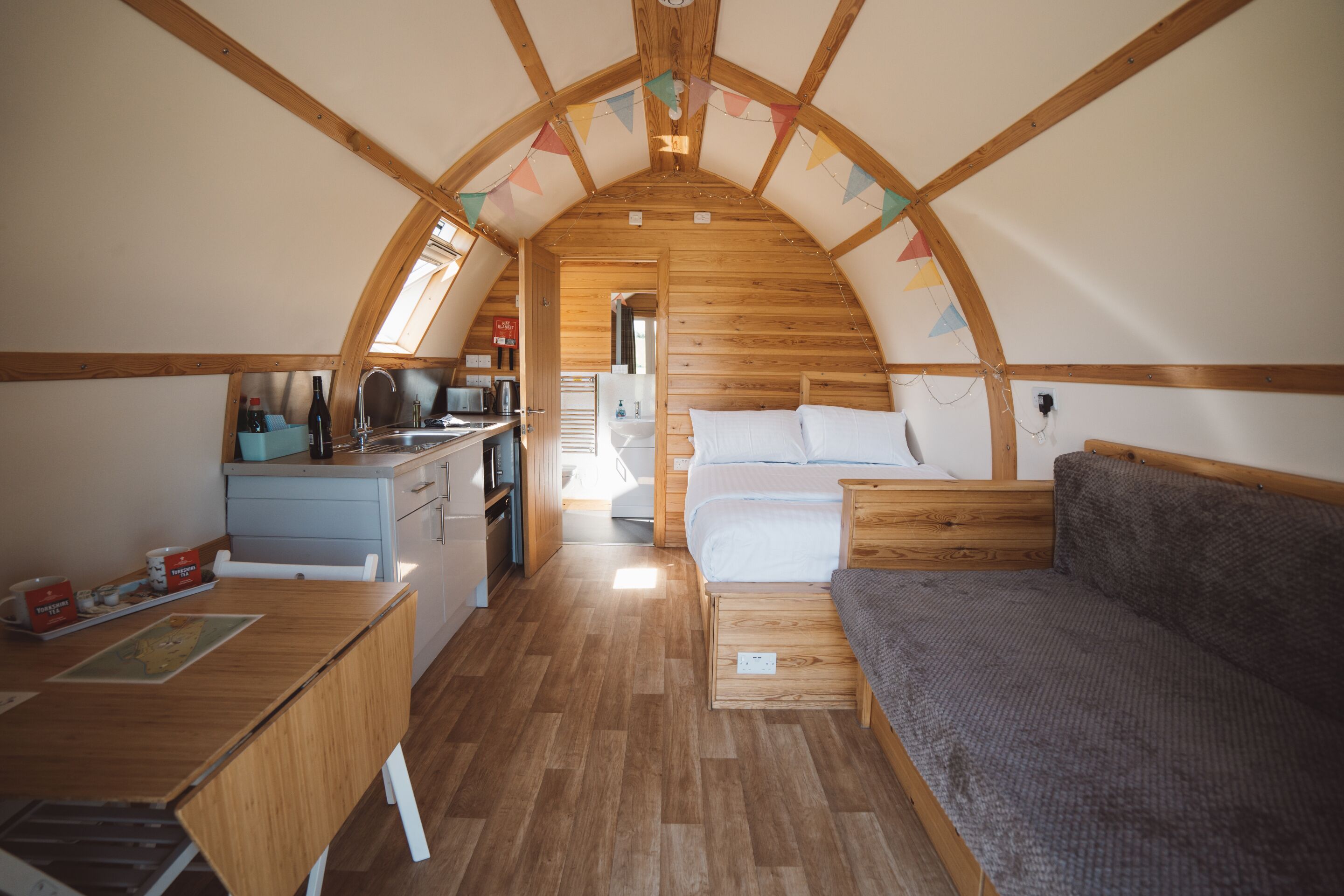 1 Schlafzimmer, Reisekinderbett