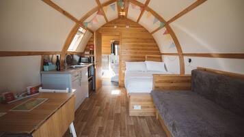 1 Schlafzimmer, Reisekinderbett