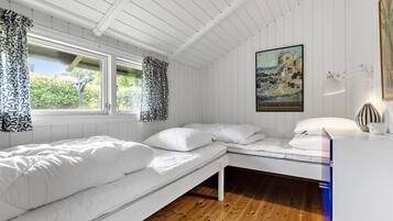 3 bedrooms, travel crib, free WiFi