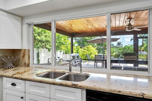 BBQs & Breezes: Waterfront Pool House Escape