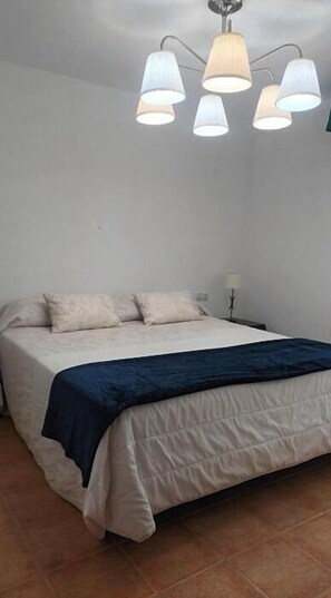 8 Schlafzimmer, Bügeleisen/Bügelbrett, WLAN, Bettwäsche