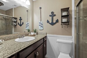 Håndklær, såpe, sjampo og toalettpapir