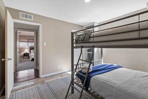 4 bedrooms, travel crib, WiFi, bed sheets