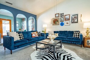 Télévision, cheminée