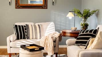 TV, fireplace, ping pong