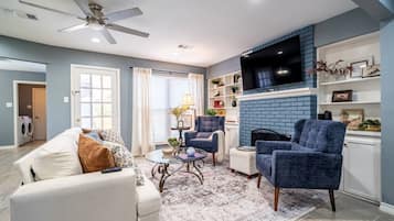 TV, fireplace, ping pong