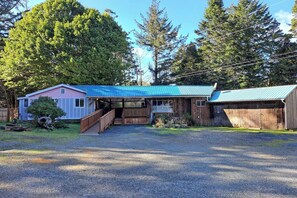 Exterior - Agate Beach Bungalow (Port Orford)