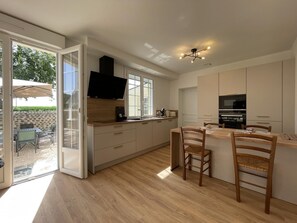 Fridge, microwave, dishwasher
