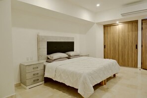 1 slaapkamer, een strijkplank/strijkijzer, wifi, beddengoed