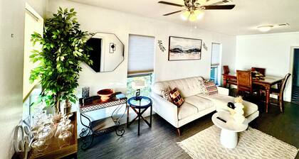 🏡Cozy Cottage Home located in the heart of Gonzales !