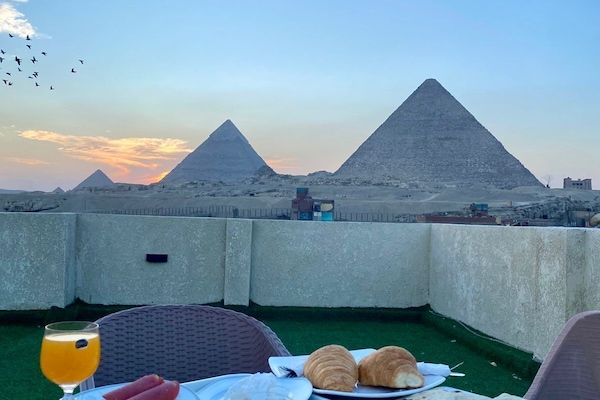 Se ofrece un desayuno típico de la región (5 USD por persona)