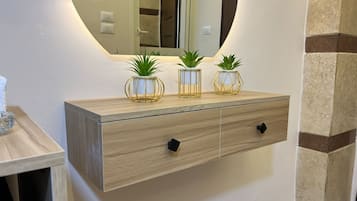 Deluxe Double Room, Balcony, Mountain View | Hypo-allergenic bedding, minibar, individually decorated