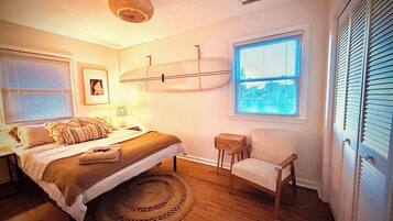 5 bedrooms, iron/ironing board, WiFi, bed sheets