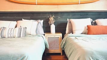 5 bedrooms, iron/ironing board, WiFi, bed sheets