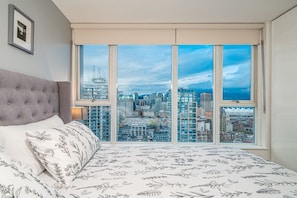 3 habitaciones, escritorio, tabla de planchar con plancha y wifi gratis 