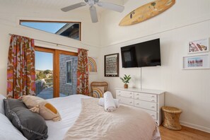 Desk, travel crib, WiFi (free), bed sheets