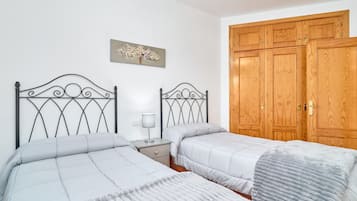 2 Schlafzimmer, Bügeleisen/Bügelbrett, kostenloses WLAN, Bettwäsche