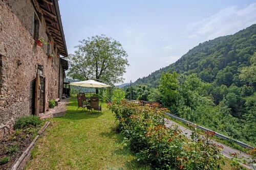 Apartment 'Le Fratte' with Mountain View, Private Garden and Wi-Fi
