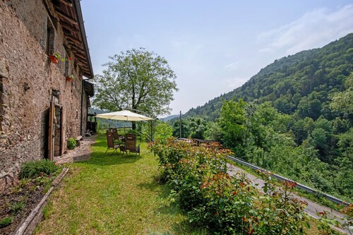 Apartment 'Le Fratte' with Mountain View, Private Garden and Wi-Fi
