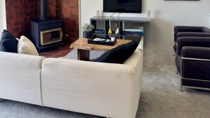 Smart TV, fireplace - Charming 2-bedroom apartment restaurant row Basalt with HS WiFi Great location (Basalt)