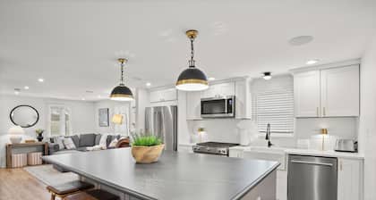 Inviting Escape Bursting w/ Elegance & Style