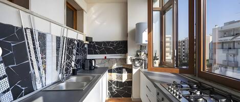 Fridge, microwave, oven, stovetop