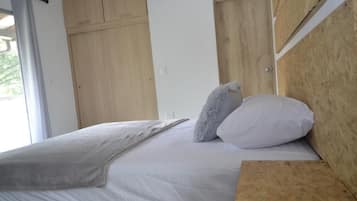 2 quartos, ferros/tábuas de passar roupa, Wi-Fi, roupa de cama