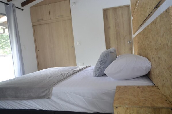 2 slaapkamers, een strijkplank/strijkijzer, wifi, beddengoed