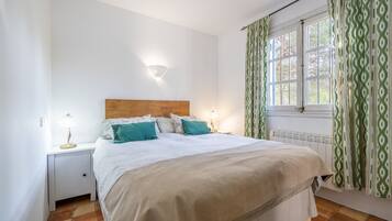 3 dormitoris, planxa i posts de planxar, wifi gratuïta i roba de llit