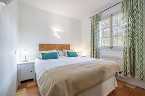 3 chambres, fer et planche à repasser, accès au Wi-Fi (inclus)