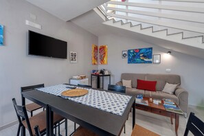 Dining - Room 'Donna Riccia' with Shared Terrace, Wi-Fi and Air Conditioning (Squinzano)