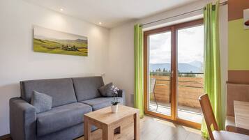 Televisión y chimenea