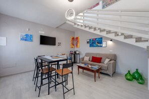Interior - Room 'Lazzarella' with Shared Terrace, Wi-Fi and Air Conditioning (Squinzano)