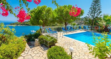 Studio Apartment 'Dolphin' with Sea View, Wi-Fi and Air Conditioning