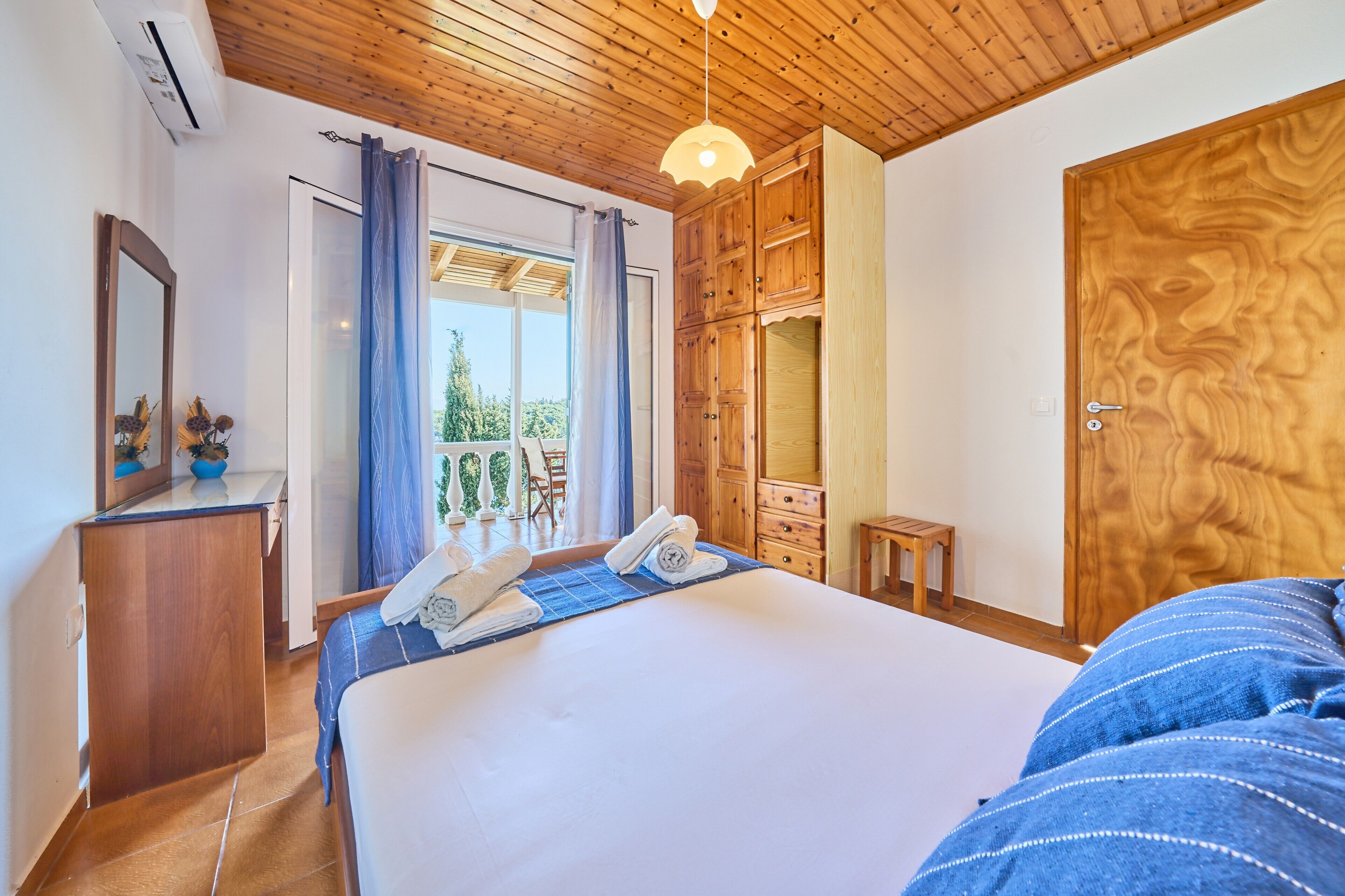 2 bedrooms, iron/ironing board, WiFi (free), bed sheets