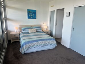 2 bedrooms, iron/ironing board, bed sheets