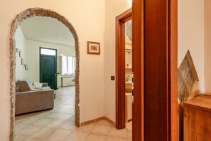 Interior - Apartment 'Casa Angeli - By The River' with Wi-Fi (Lucca)