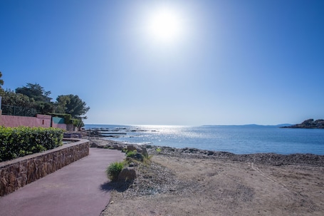 Beach nearby. Apartment 'St Raphael' with Balcony and Wi-Fi