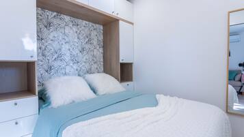 1 bedroom, free WiFi, bed sheets