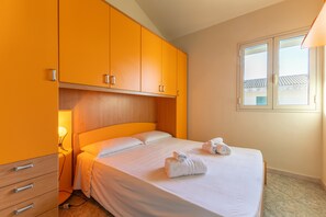 3 bedrooms, iron/ironing board, free WiFi