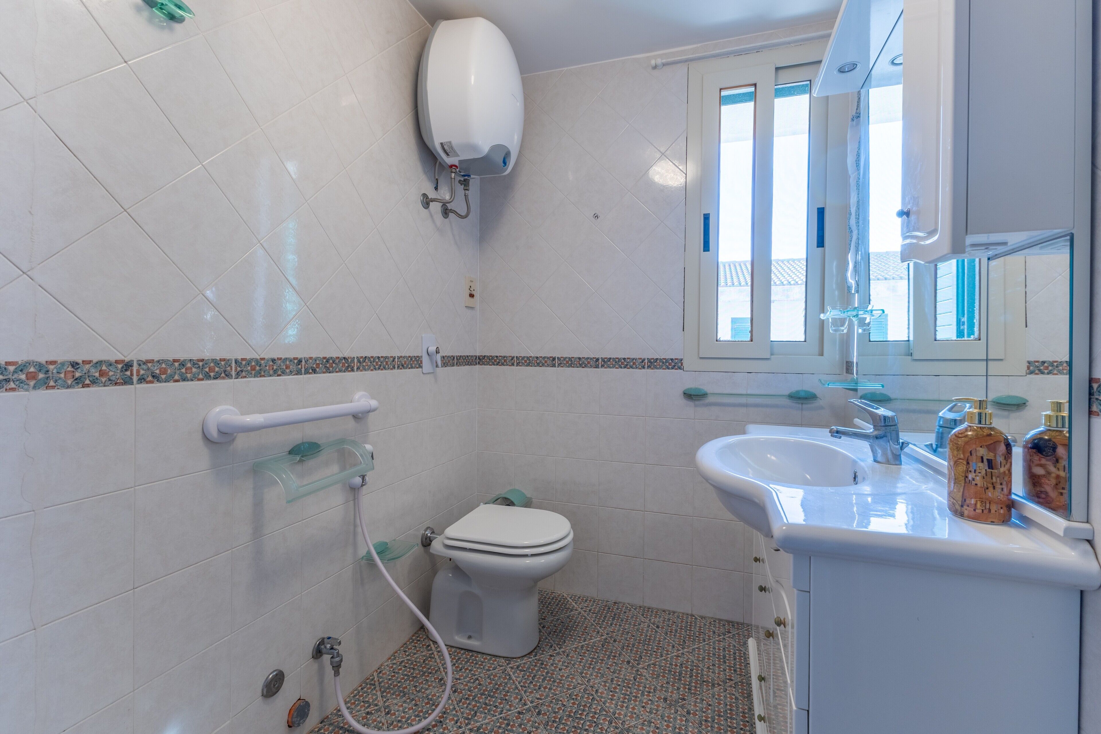 Een douche, een haardroger, handdoeken