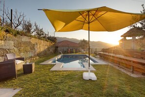 Pool - Country House 'Quinta Do Sonho' with Mountain View, Wi-Fi and Air Conditioning (Resende)