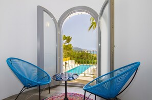 Property grounds - Holiday Home 'Blanca' with Sea View, Wi-Fi and Air Conditioning (Provensals)