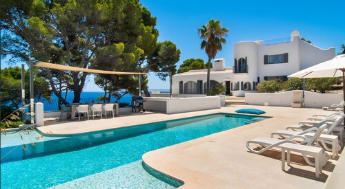 Holiday Home 'Blanca' with Sea View, Wi-Fi and Air Conditioning