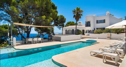 Holiday Home 'Blanca' with Sea View, Wi-Fi and Air Conditioning